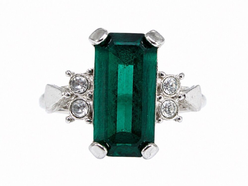 Vintage 1975 Avon Emerald Cut Green Glass Ring Silver Tone Rhinestone Size 8-9